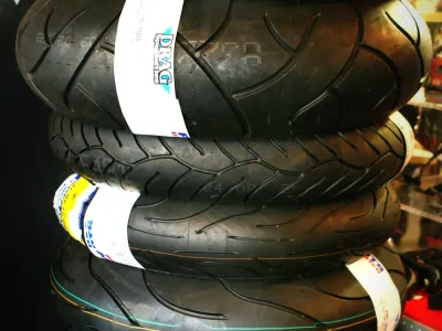 Pneu 90/90-12 sem câmara — caixa com 8