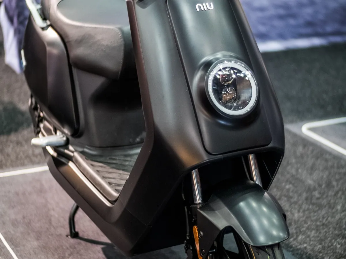 电动踏板 Scout 800 W · 免驾照