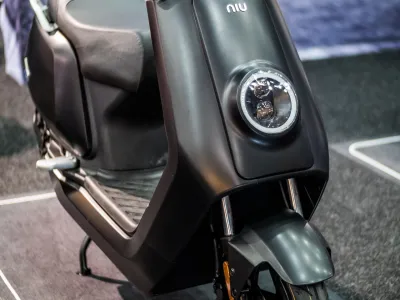 电动踏板 Scout 800 W · 免驾照