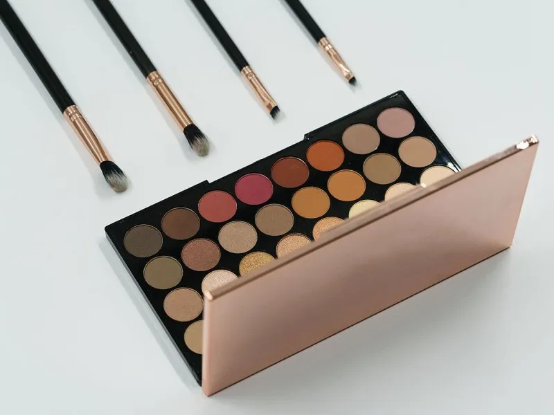 Paletas e pincéis rose gold