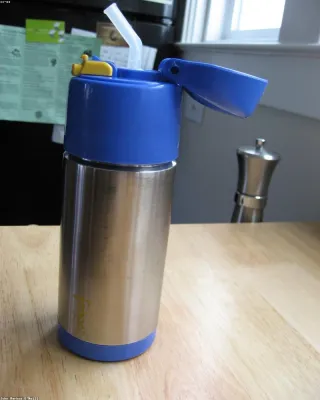 Garrafa infantil inox 350 ml com canudo e alça — caixa com 24