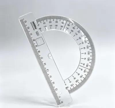 Transferidor transparente de plástico 15cm, material escolar, ideal para desenho e medição
