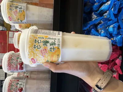 Iogurte com frutas sabor manga