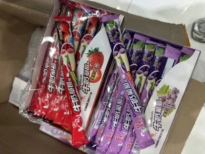 Bala de leite com recheio sabor frutas
