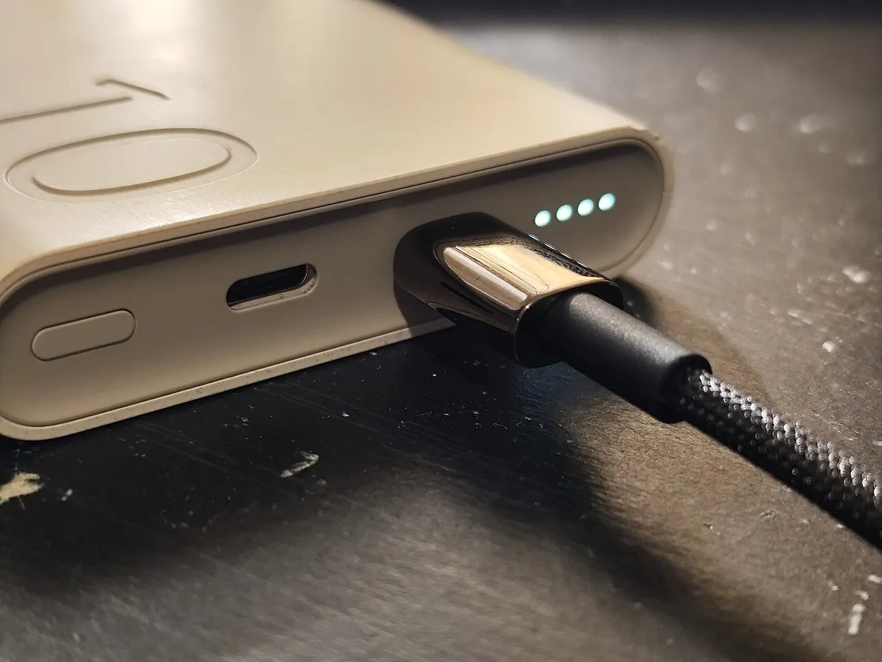 Cabo USB-C 1 m reforçado 3 A