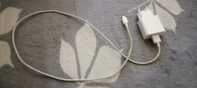 双 USB 2.4A 充电头