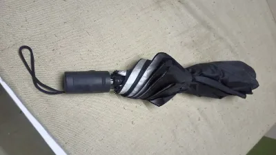 Sombrinha manual 3 dobras com proteção prata