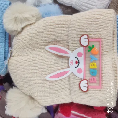 Gorro de lã para bebê com orelhas de coelho, cor creme, com pompons, adequado para 0-2 anos