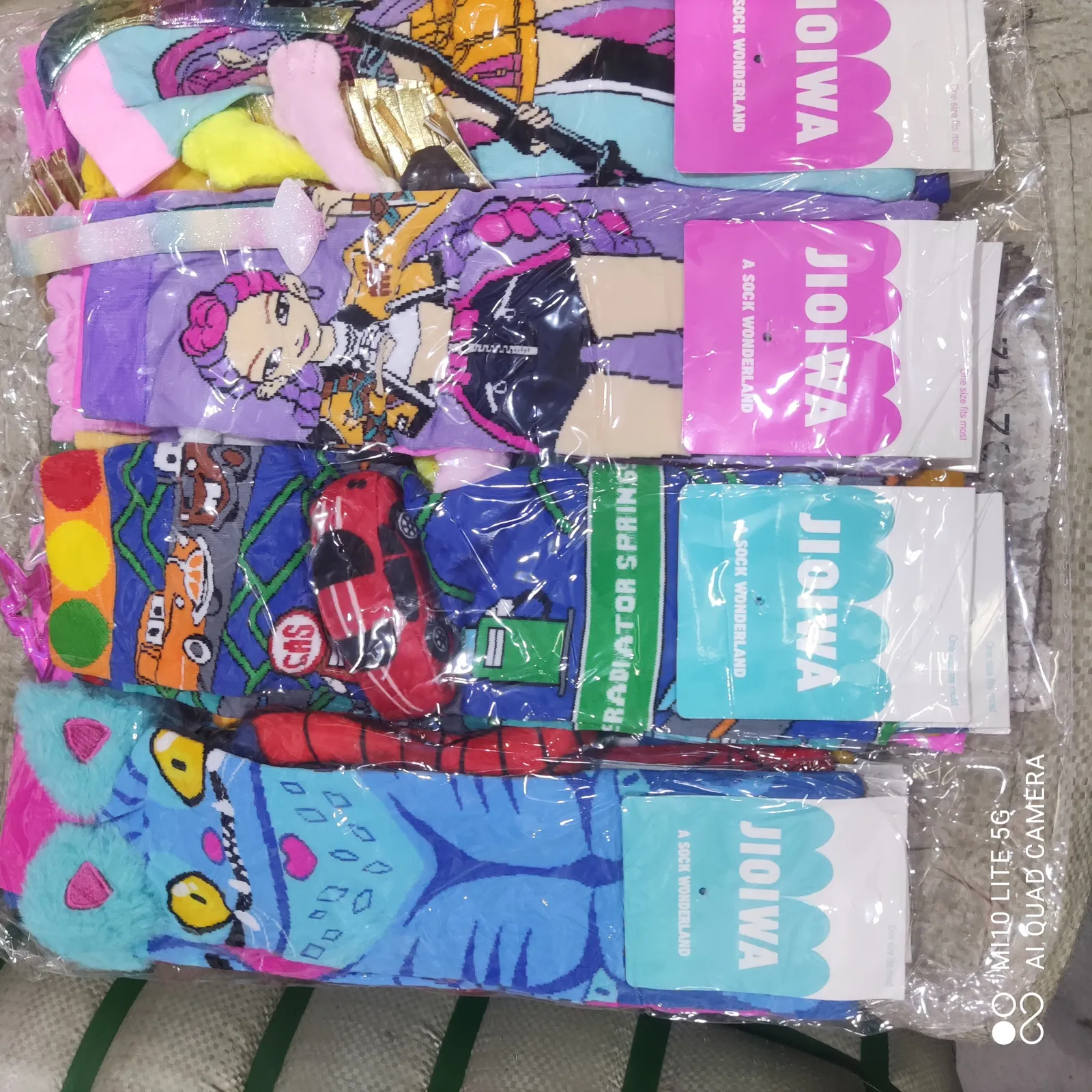 Meias JOLIVA com estampas de desenhos animados, pacote com quatro pares, coloridas e confortáveis, ideais para crianças e adolescentes