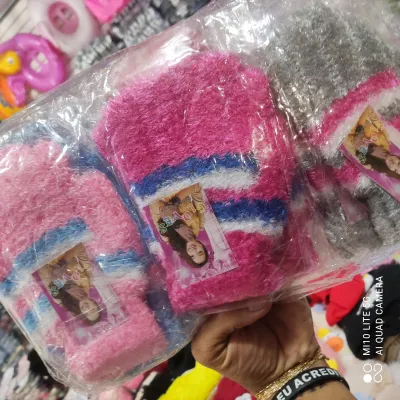 Luvas quentes de pelúcia, pacote com três pares, cores rosa e cinza, adequadas para o inverno