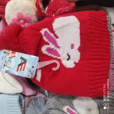 Gorro de lã vermelho com estampa de coelho, ideal para crianças, quente e confortável