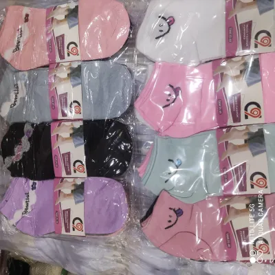Meias curtas fofas 12 pares para mulheres, confortáveis e respiráveis, disponíveis em várias cores