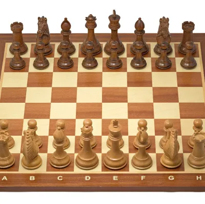 Jogo de xadrez de madeira com tabuleiro 40 cm