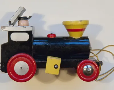 Locomotiva de puxar de madeira