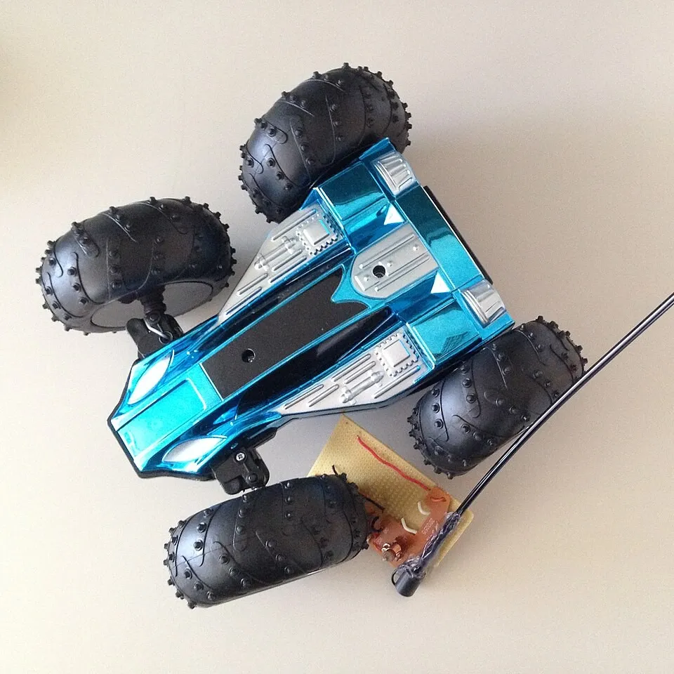Carro acrobático de controle remoto 360°
