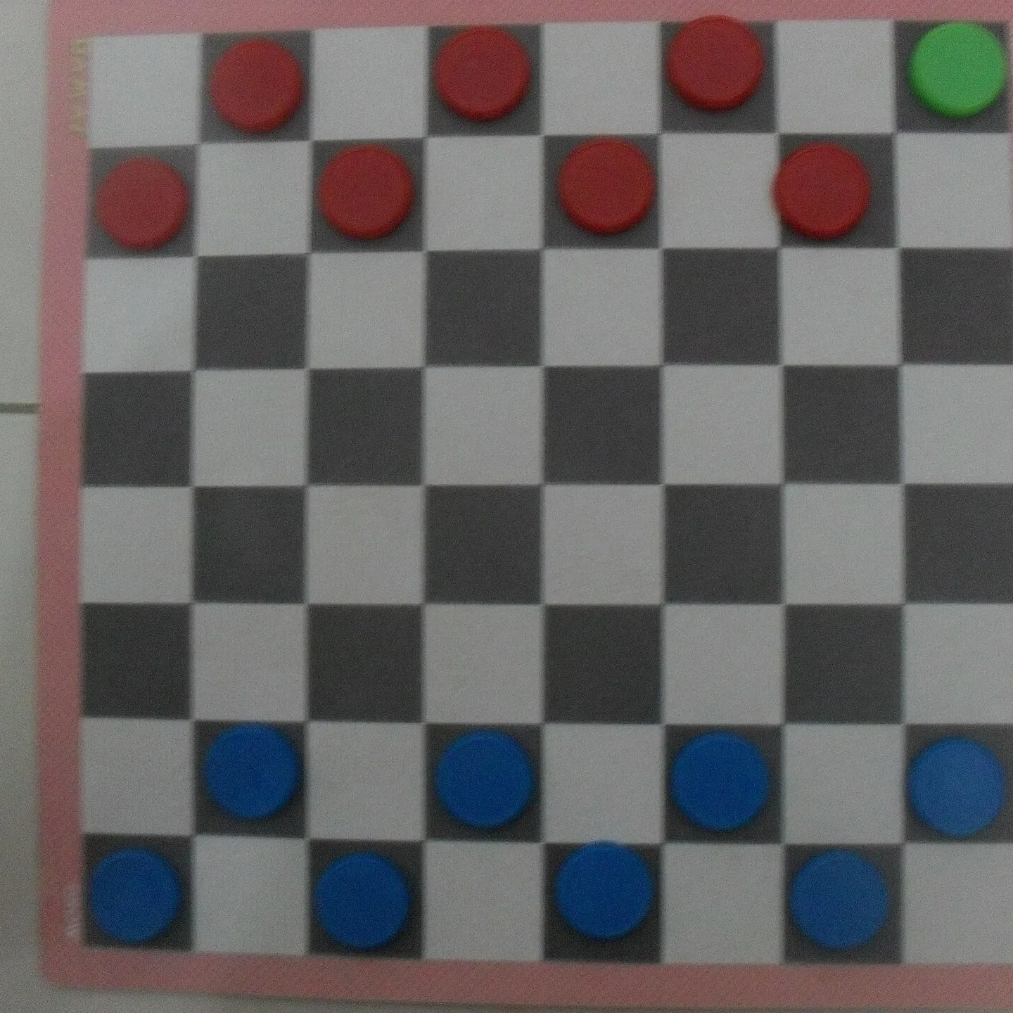Jogo de damas com tabuleiro 40 × 40 cm