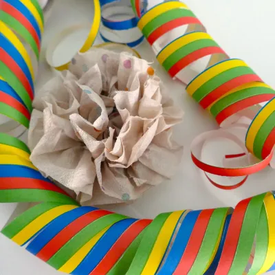 Serpentina de papel colorida (10 rolos)