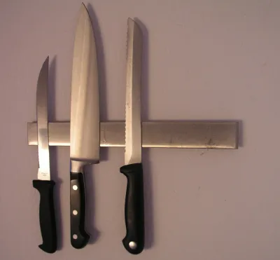 Barra magnética para facas 40 cm