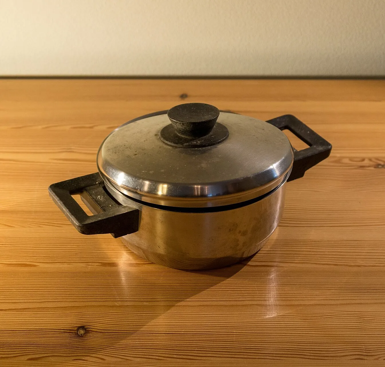 Panela de inox 24 cm com tampa