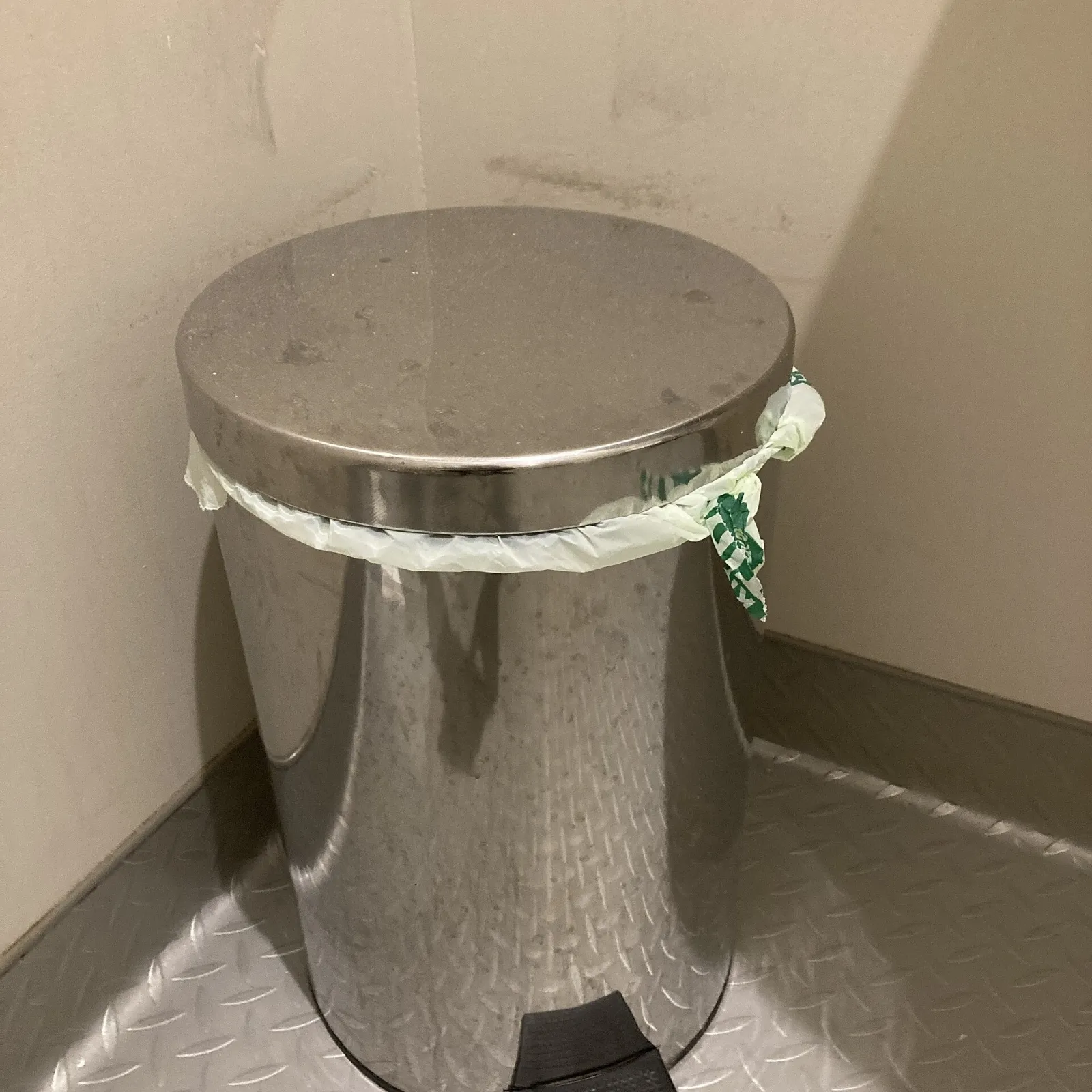 Lixeira com pedal em inox 5 L