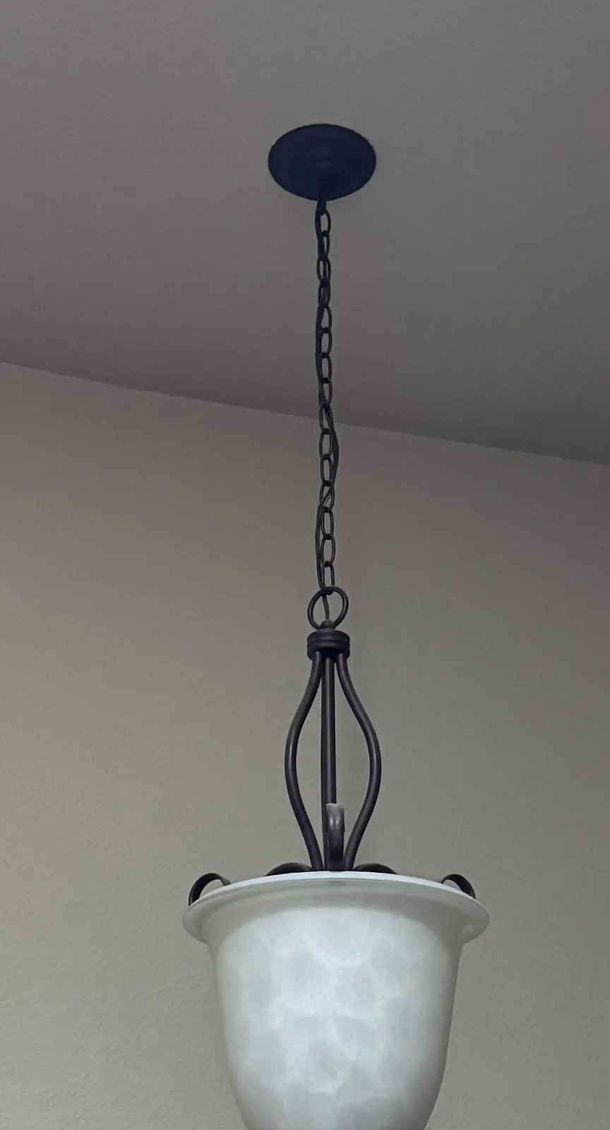 Pendente de vidro fosco com corrente