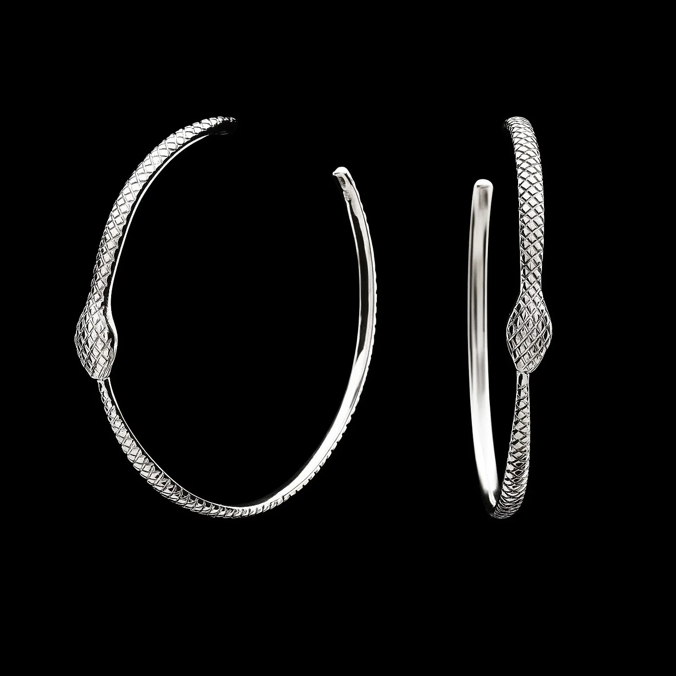 Argola serpente prata 925 texturizada