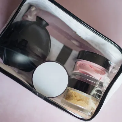Necessaire transparente com zíper