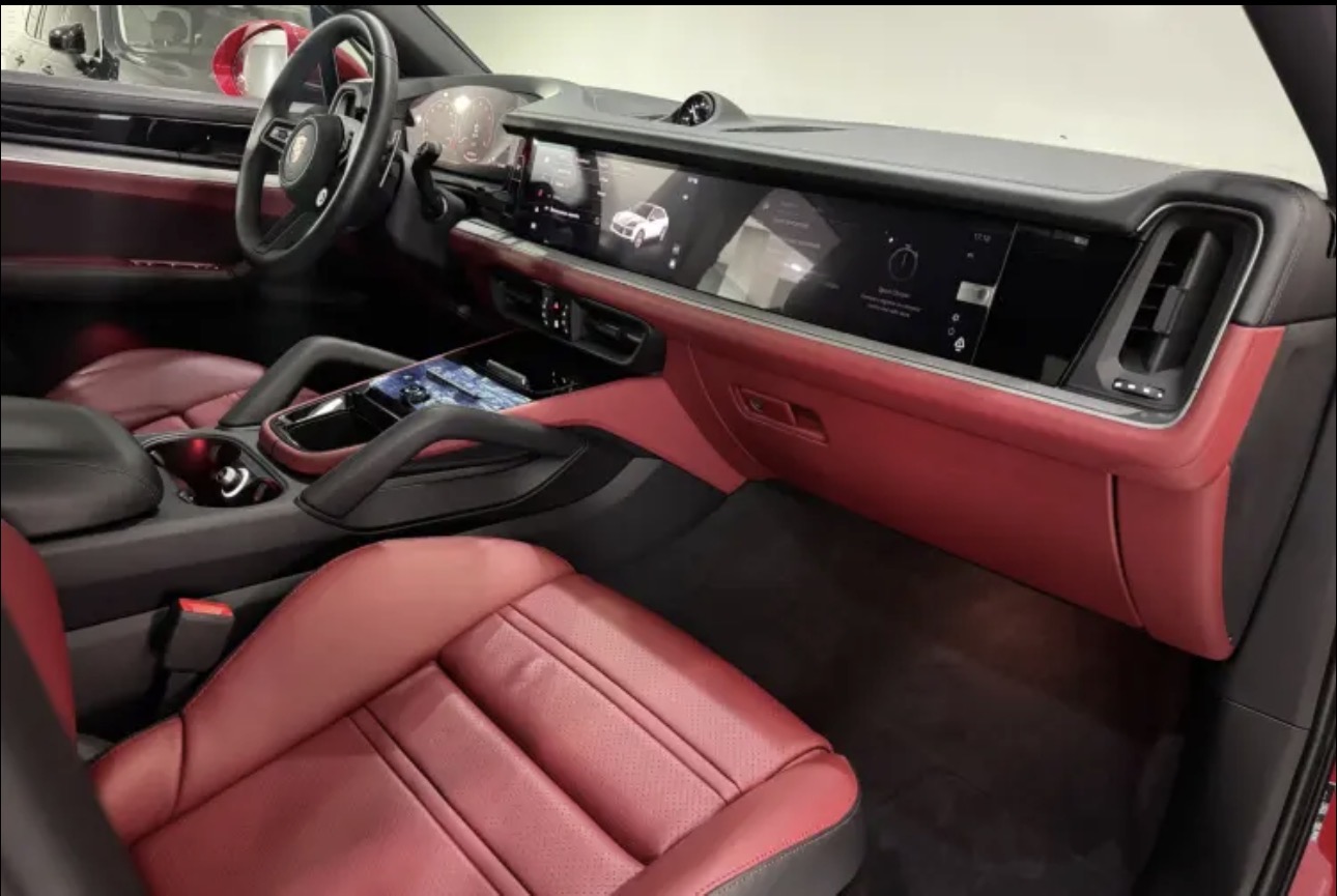 急卖！ 保时捷 CAYENNE 2025年