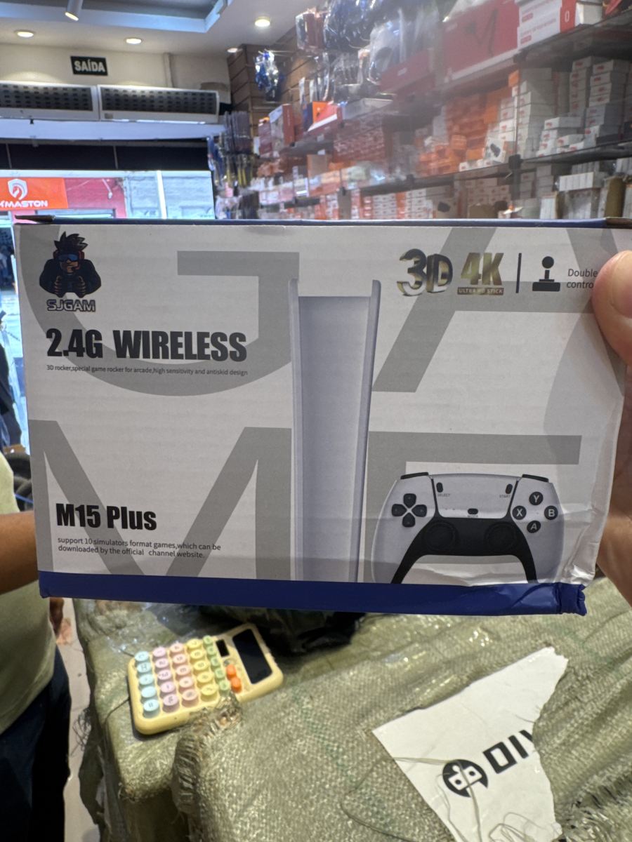M15 Plus 无线游戏手柄 3D 4K 高清游戏控制器