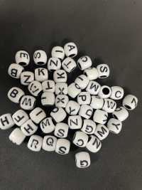 49克宽孔字母串珠