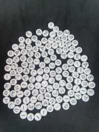 圆形元音字母珠子 49g