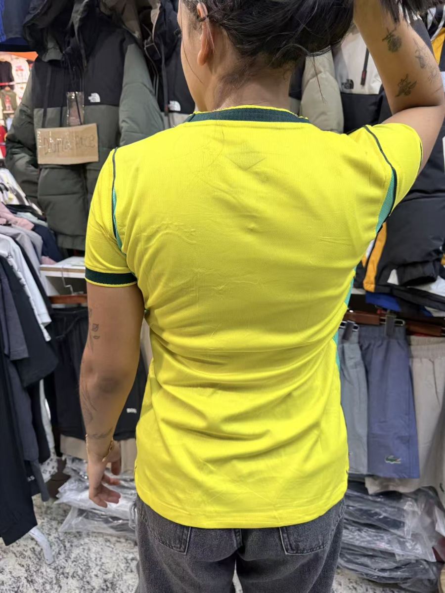 巴西队黄色球迷版球衣