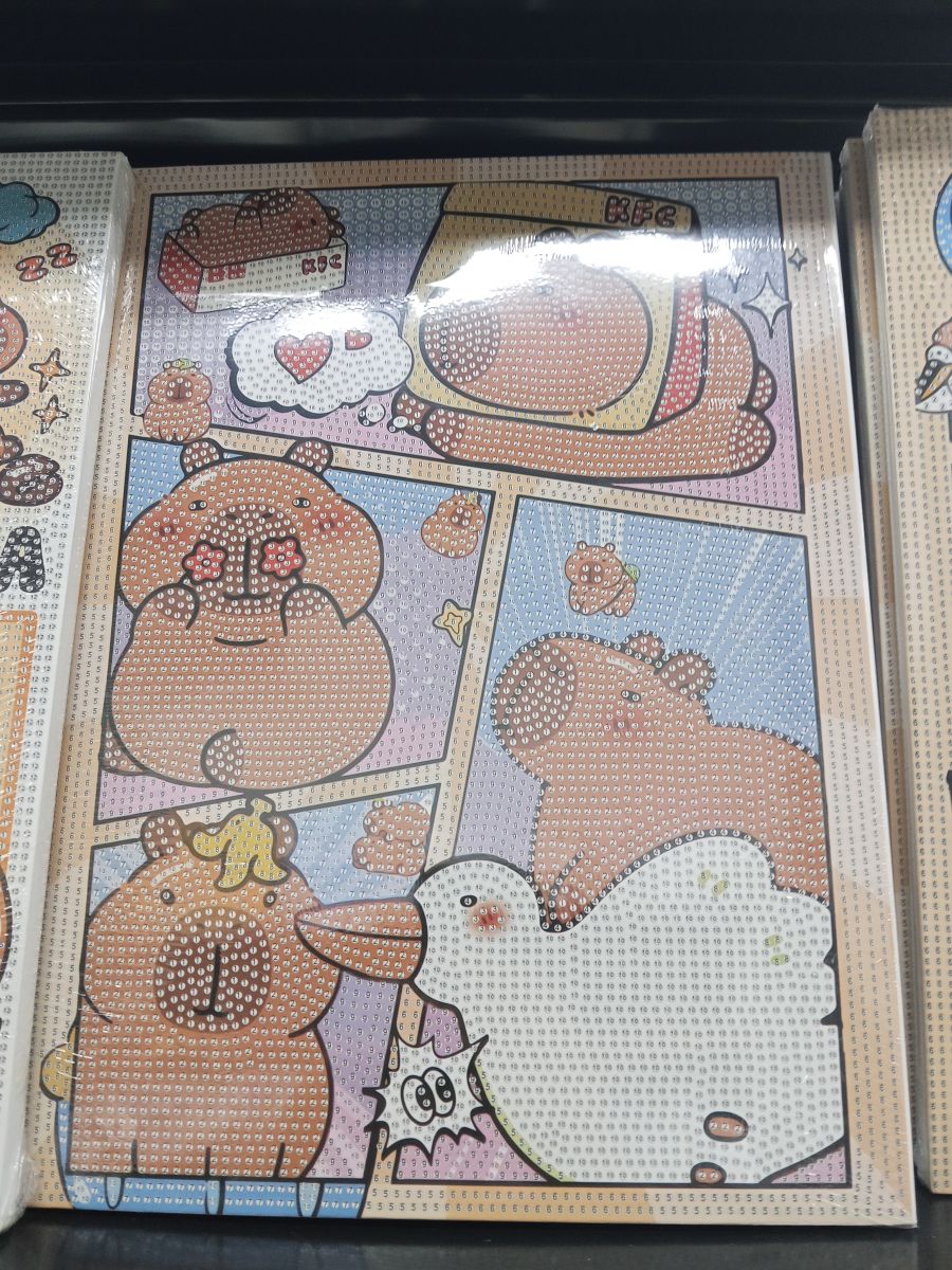 可爱动物漫画贴纸本，适合儿童手工DIY，创意涂鸦，色彩丰富