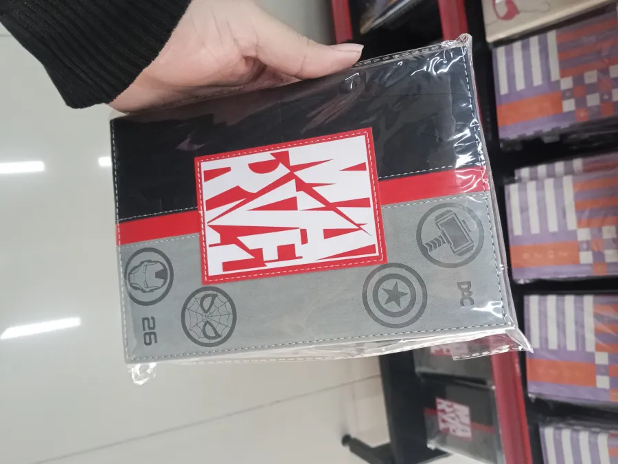 迪士尼小熊维尼2022年日记本，A5尺寸，彩色条纹设计，适合记录生活点滴