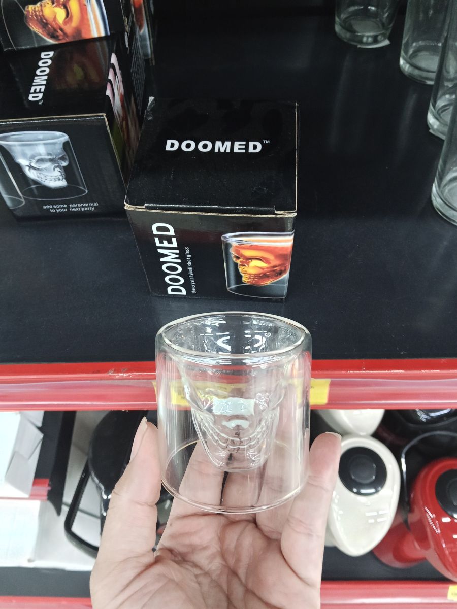 Doomed品牌玻璃杯，创意骷髅设计，适合饮用烈酒，容量约60ml