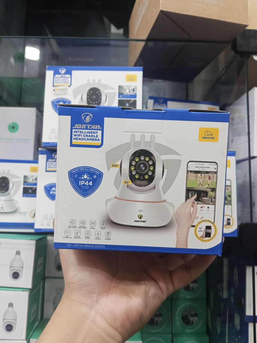 JOTAT智能无线监控摄像头，IP44防水，高清夜视，适合室内外使用