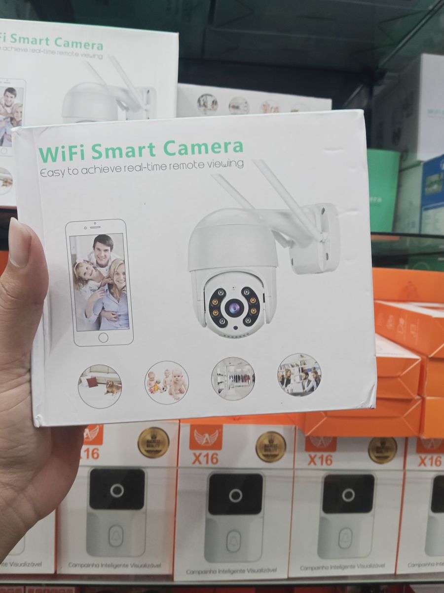WiFi智能监控摄像头，支持实时远程查看，白色，适合家庭安全
