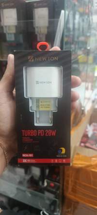 NEWION 20W Turbo PD快充充电器 NCA-101，适用于多种设备，快速充电，便携设计