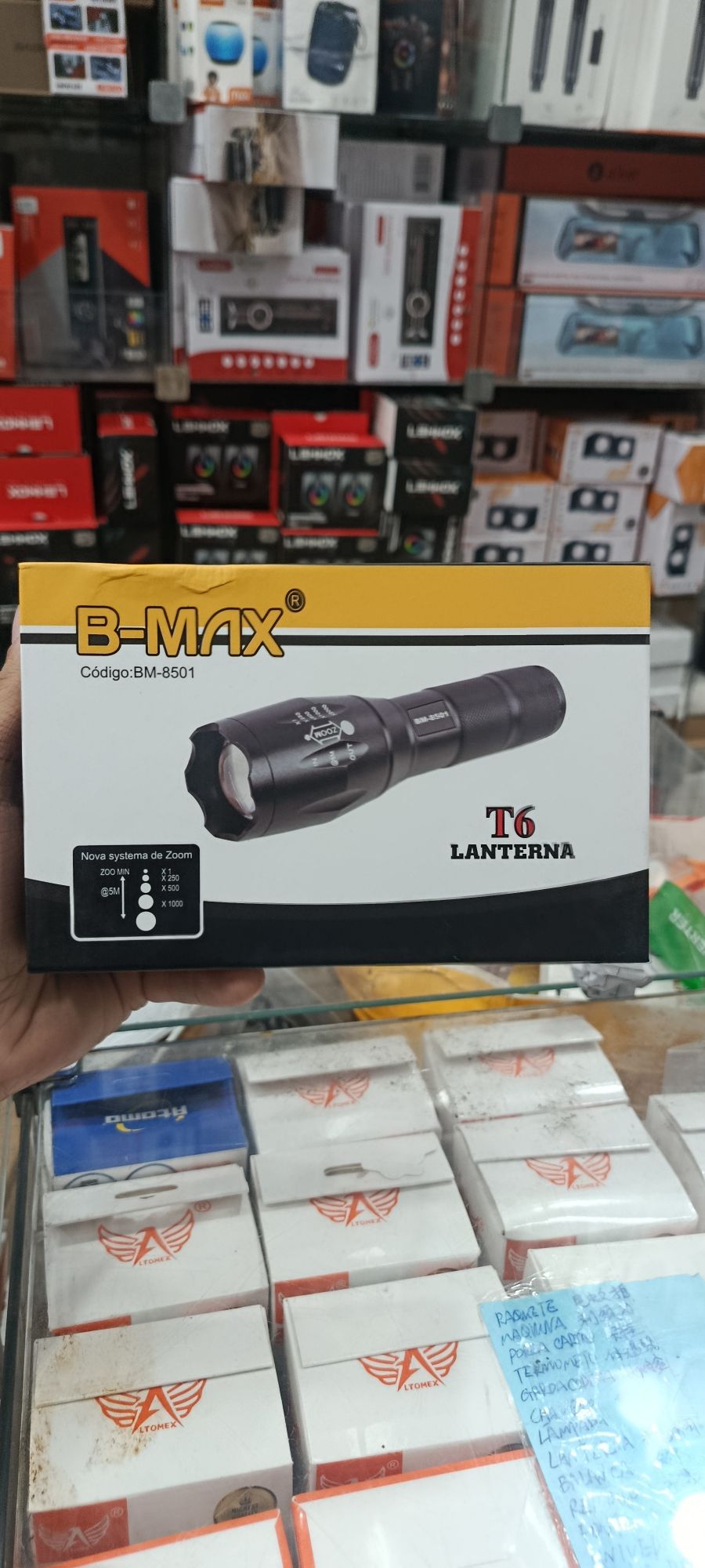 B-MAX T6手电筒，强光LED，便携式，黑色