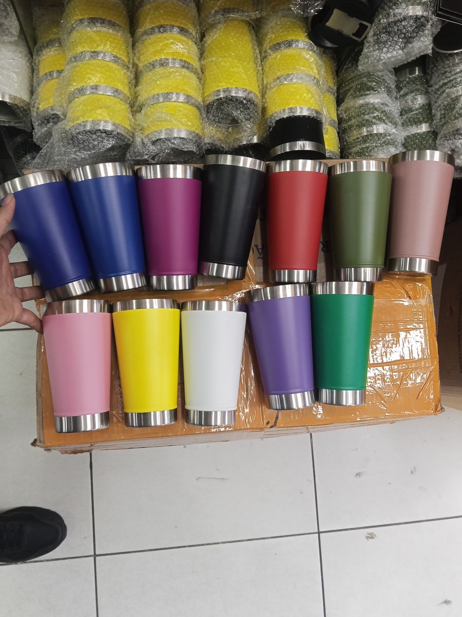 不锈钢保温杯，双层设计，适合户外旅行，颜色多样