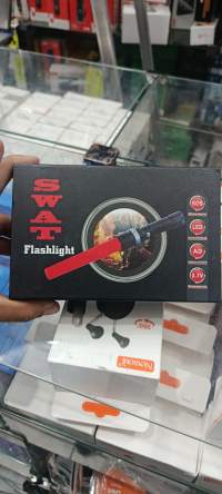 LED手电筒，品牌SBA，3.7V，50米照明，适合户外使用
