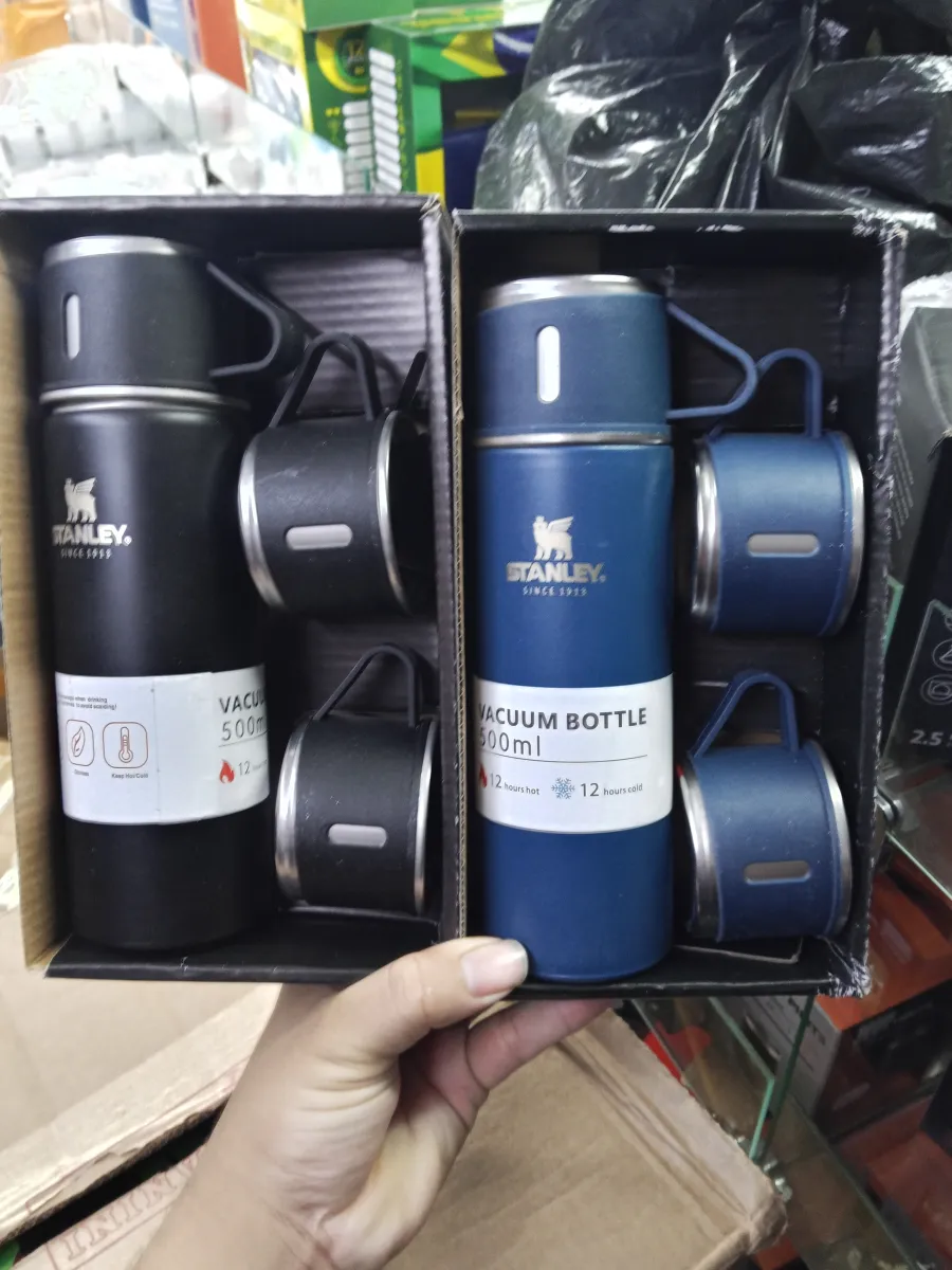 斯坦利真空保温瓶套装 500ml 黑色和蓝色 适合户外旅行