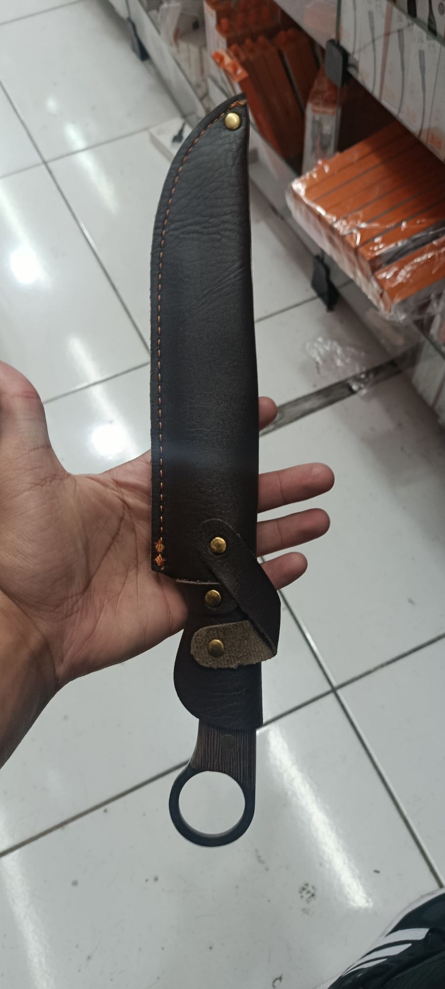 厨房刀具，锋利不锈钢刀，木柄，适合切割肉类，烹饪必备