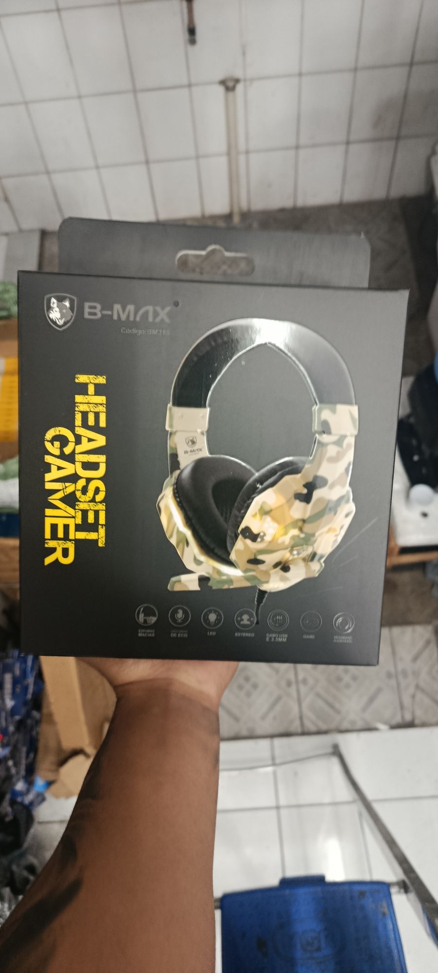 B-MAX游戏耳机，带LED灯，USB连接，音量控制，舒适佩戴