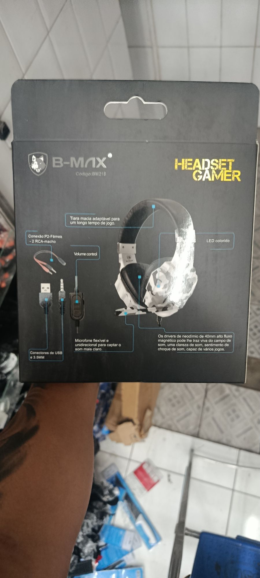 B-MAX游戏耳机，带LED灯，USB连接，音量控制，舒适佩戴