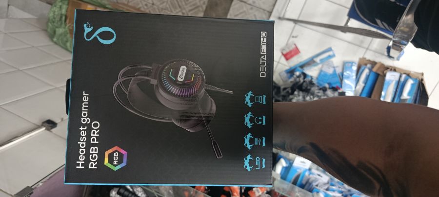 DELTA AMITED RGB PRO 游戏耳机，带RGB灯效，舒适佩戴，适用于PC