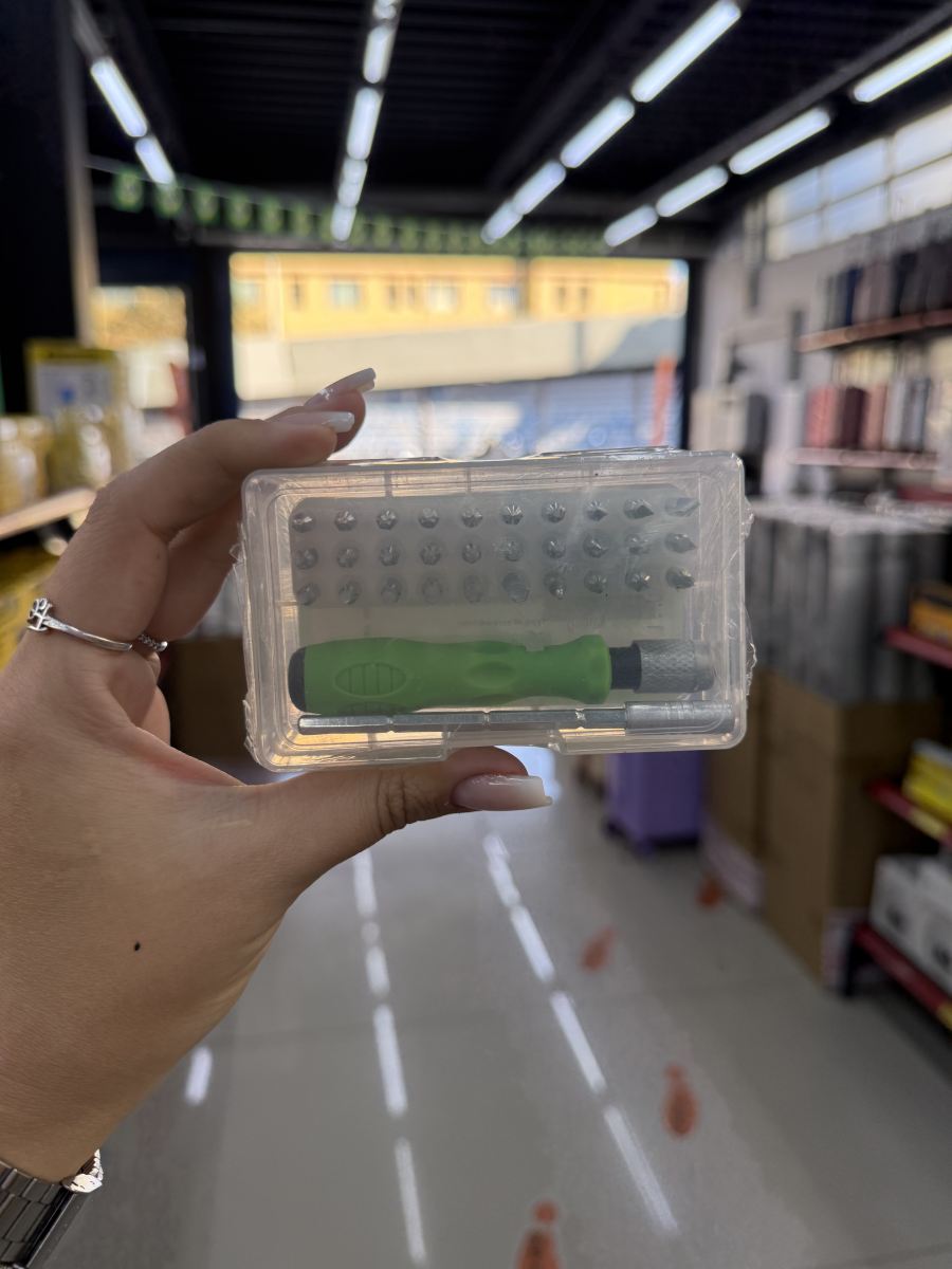 32合1多功能精密螺丝刀套装，适用于各种维修，便携设计