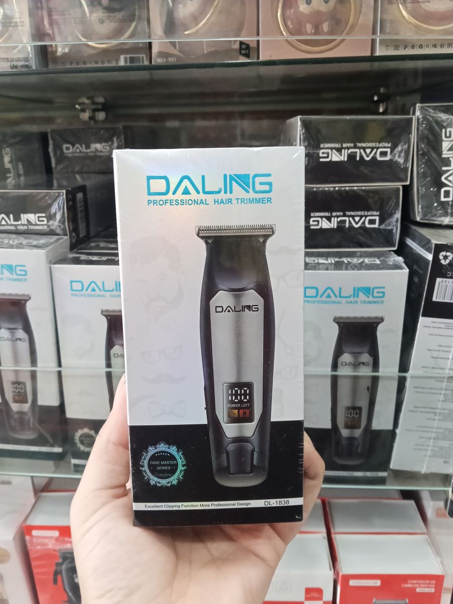 DAILING高性能电动剃须刀，LCD显示，充电式，便携设计