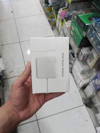 苹果 85W 充电头，适用于MacBook，轻便设计，快速充电
