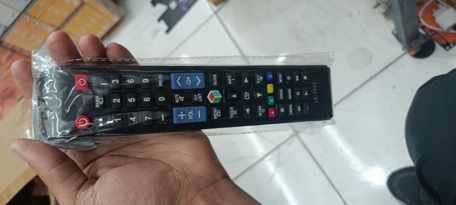 通用电视遥控器 Samsung，黑色，适用于多种品牌
